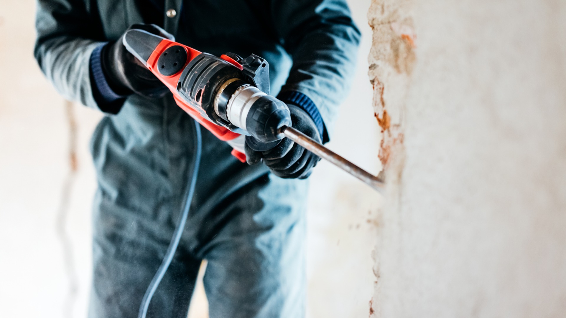 Learn from the Experts: How to Tackle Water Damage Restoration 